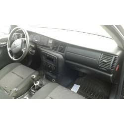 opel vectra b berlina del año 2000