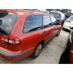 volvo v40 familiar del año 2001