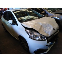 peugeot 208 del año 2015