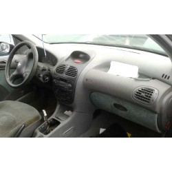peugeot 206 berlina del año 2000