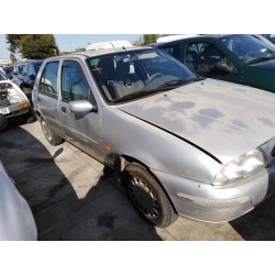ford fiesta berlina del año 1999