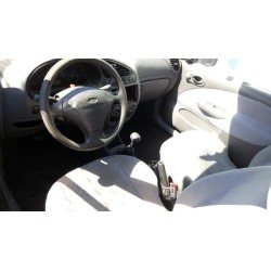ford fiesta berlina del año 1999