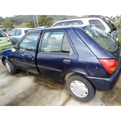 ford fiesta berlina del año 1999