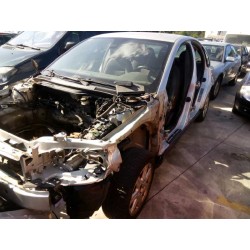 volvo s40 berlina del año 2004