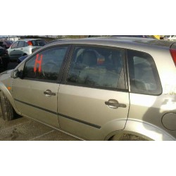 ford fiesta (cbk) del año 2004