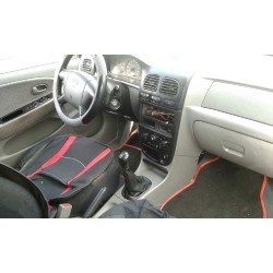 kia rio del año 2001