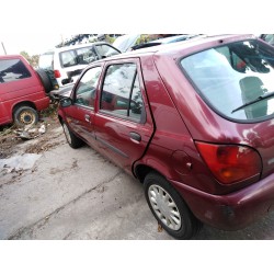 ford fiesta berlina del año 1999