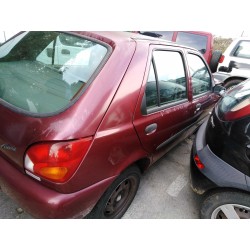 ford fiesta berlina del año 1999