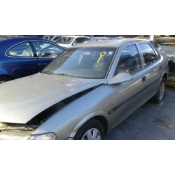 opel vectra b berlina del año 1997