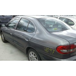 renault megane i classic (la0) del año 2000