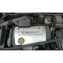 opel astra g berlina del año 2000