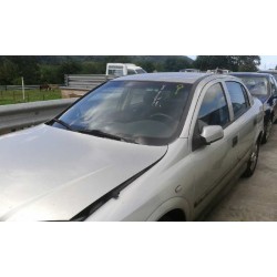 opel astra g berlina del año 2000