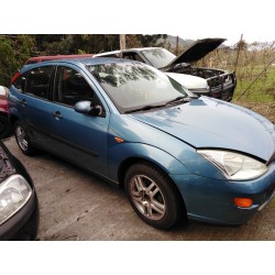 ford focus berlina (cak) del año 2000