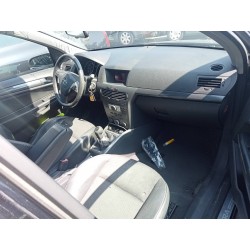 opel astra h berlina del año 2004