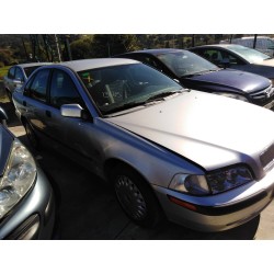 volvo s40 berlina del año 2000