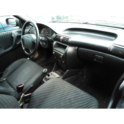 opel astra f berlina del año 1996