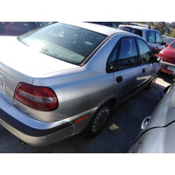 volvo s40 berlina del año 2000