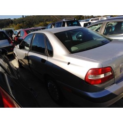 volvo s40 berlina del año 2000