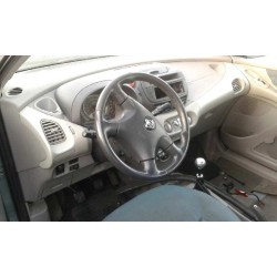 nissan almera tino (v10m) del año 2000