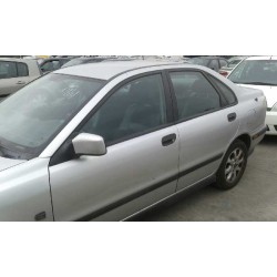 volvo s40 berlina del año 2000