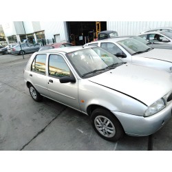 ford fiesta berlina del año 1999