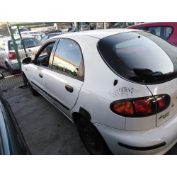 daewoo lanos del año 2001