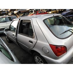 ford fiesta berlina del año 1999