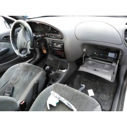 ford fiesta berlina del año 1999