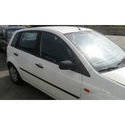 ford fiesta (cbk) del año 2004
