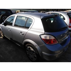 opel astra h berlina del año 2005
