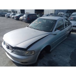 opel vectra b berlina del año 2000