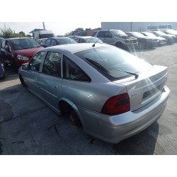 opel vectra b berlina del año 2000