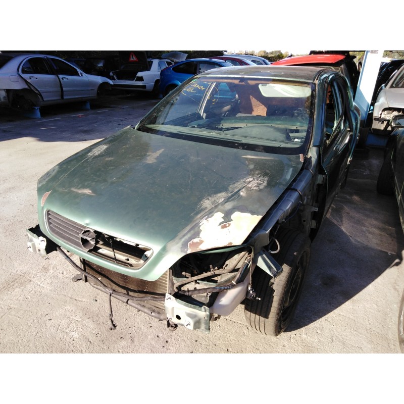 opel astra g berlina del año 2000
