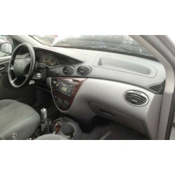 ford focus berlina (cak) del año 1998