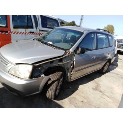 kia carens del año 2004