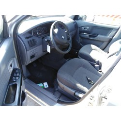 kia carens del año 2004