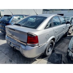 opel vectra c berlina del año 2004