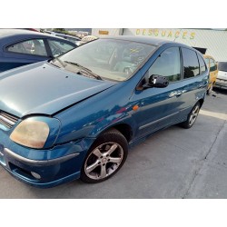 nissan almera tino (v10m) del año 2001