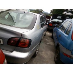nissan primera berlina (p11) del año 2001