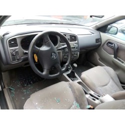 nissan primera berlina (p11) del año 2001