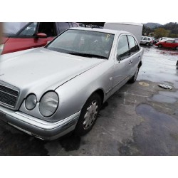mercedes clase e (w210) berlina del año 1998