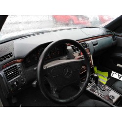 mercedes clase e (w210) berlina del año 1998