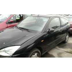 ford focus berlina (cak) del año 2001