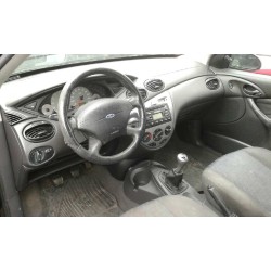 ford focus berlina (cak) del año 2001