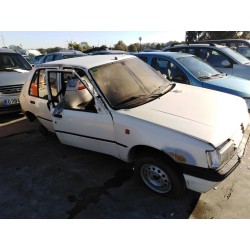 peugeot 205 berlina del año 1996