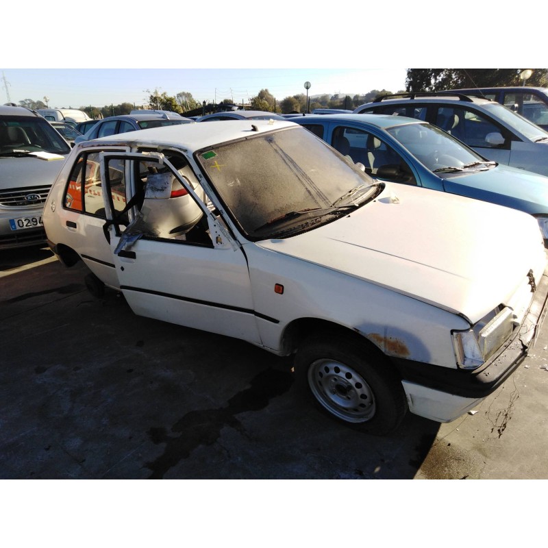 peugeot 205 berlina del año 1996