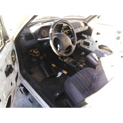 peugeot 205 berlina del año 1996
