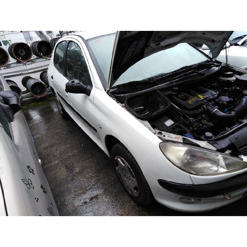 peugeot 206 berlina del año 2001
