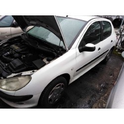 peugeot 206 berlina del año 2001