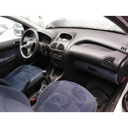 peugeot 206 berlina del año 2001
